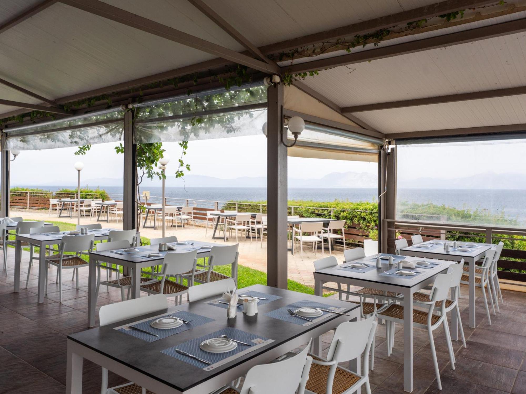 Niforeika Beach Hotel מראה חיצוני תמונה